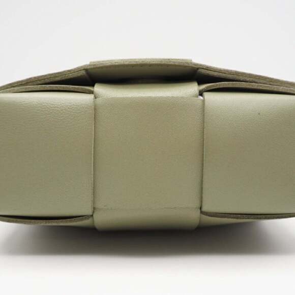 BOTTEGA VENETA Green Lambskin Leather Intrecciato Shoulder Bag - Picture 7 of 11